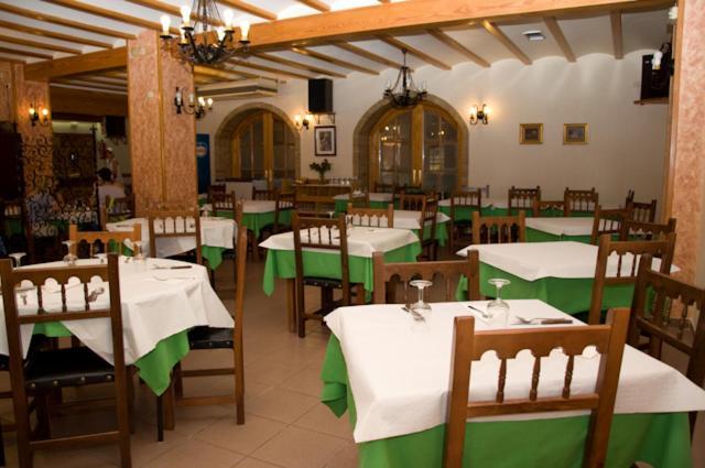Hotel Alvarez Tuéjar Екстериор снимка