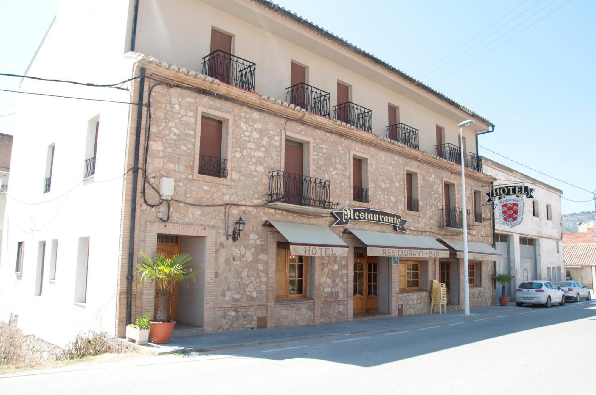Hotel Alvarez Tuéjar Екстериор снимка