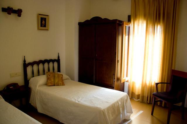 Hotel Alvarez Tuéjar Стая снимка